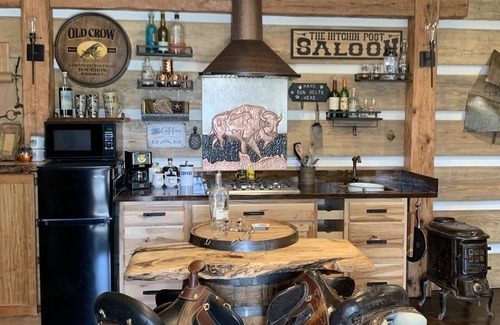 Hot Springs Cabin | Rustic, Luxury, Equestrian, Cabin, NO EXTRA FEES. Complimentary Wine & Snacks!