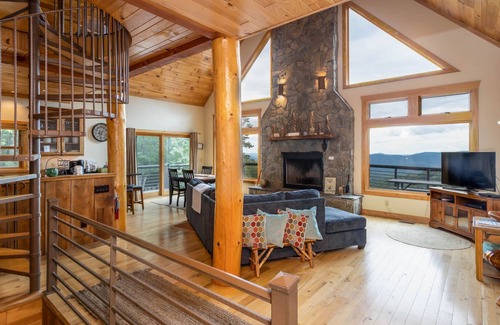 Lenoir House | Rustic Mountain Getaway with Hot Tub