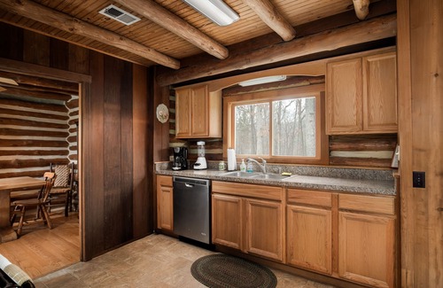 Front Royal Cabin | Rustic Mountain Log Cabin Perched on a cliff side above the Shenandoah River