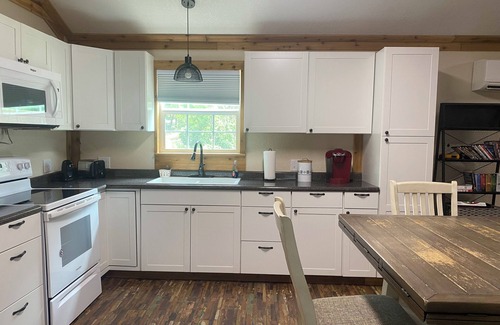 Anacoco Cabin | Rustic one bedroom cabin on South Toledo Bend. Pets welcome.