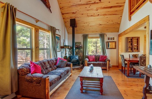 Pagosa Springs House | Rustic Pagosa Springs Cabin with Hot Tub and Game Room