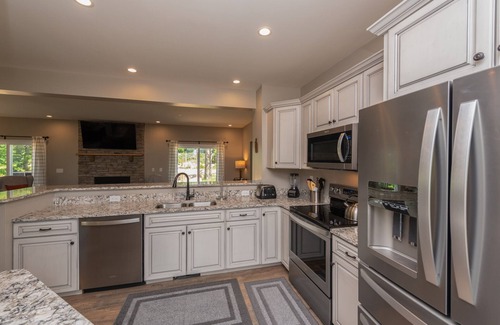 McHenry House | Rustic Retreat: Lake Area, Ski Area, Fireplace, Hot Tub, A/C!