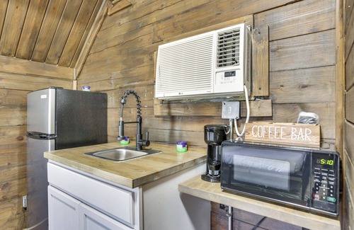 Crown Point Apartment | Rustic Retreat w/Pool Access Near NOLA!