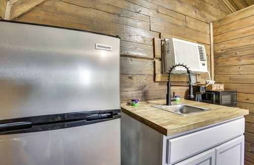 Crown Point Apartment | Rustic Retreat w/Pool Access Near NOLA!