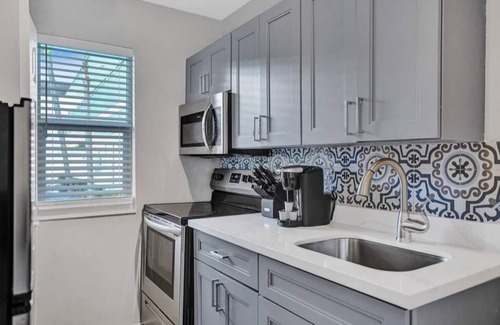 Downtown Fort Lauderdale Apartment | Rustic Retreats: Beachy 1BR in the heart of Fort Lauderdale