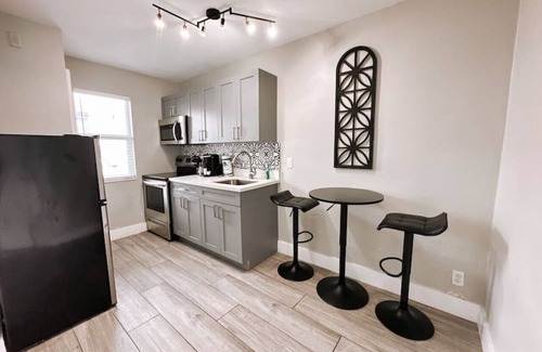 Downtown Fort Lauderdale Apartment | Rustic Retreats: Beachy 1BR in the heart of Fort Lauderdale