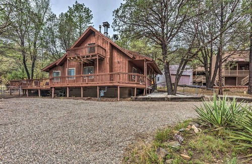 Ruidoso Downs Cabin | Rustic Ruidoso Cabin w/Large Deck & Grill!