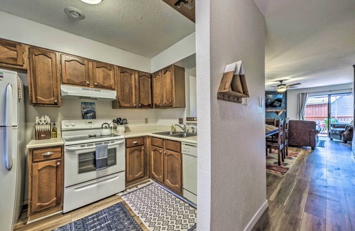 Ruidoso Condo | Rustic Ruidoso Retreat Near Shops & Mountains!