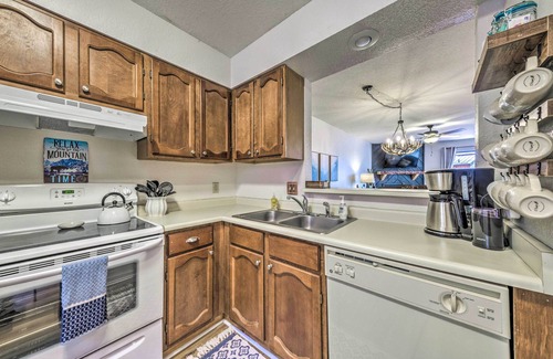 Ruidoso Condo | Rustic Ruidoso Retreat Near Shops & Mountains!