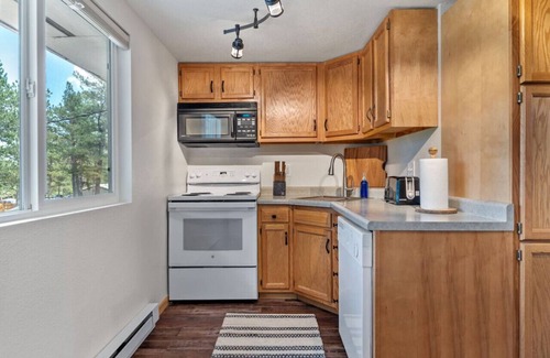 Custer Apartment | Rustic Sanctuary: Firepit + Sauna + Wildlife Watching