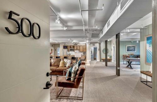 Downtown Nashville Apartment | Rustic Suite 6BR by Maddox Hotel