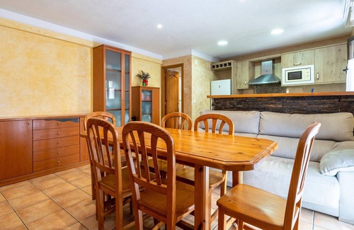 El Perello Villa | Rustic town house well located 10min beach