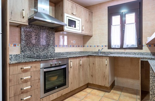 El Perello Villa | Rustic town house well located 10min beach
