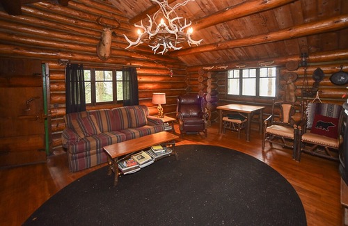 Rushford Lake Cabin | Rusticana Hubbard Log Cabin