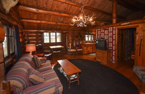 Rushford Lake Cabin | Rusticana Hubbard Log Cabin