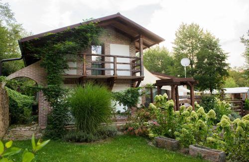 Nemsova Ski Chalet | Rustikálna chalúpka pri jazere