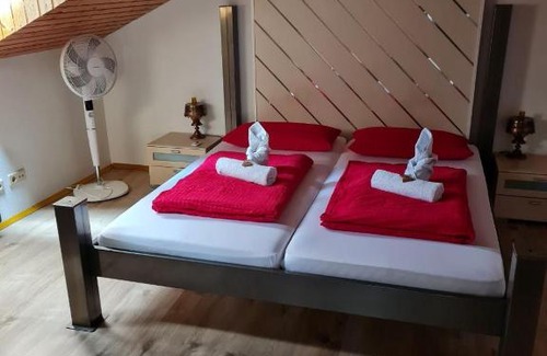 Allensbach Apartment | Rustikale Wohnung mit Garten