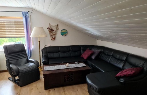 Allensbach Apartment | Rustikale Wohnung mit Garten