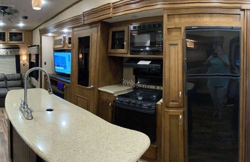 Fort Lauderdale House | RV in premiere park and marina on the New River