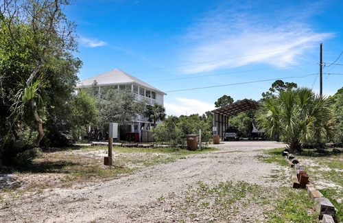 Indian Pass RV Rental | RV Lot, Indian Pass, Close To The Beach ~ Maxtoria