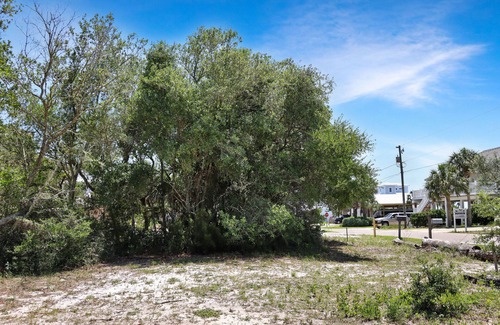 Indian Pass RV Rental | RV Lot, Indian Pass, Close To The Beach ~ Maxtoria