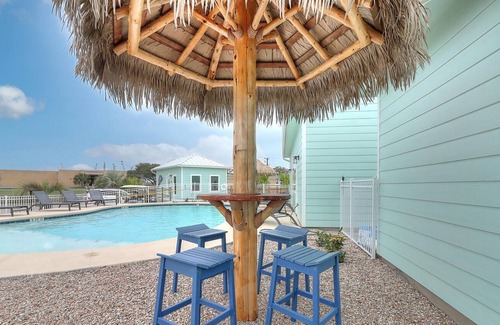 Port Aransas RV Rental | RV Park with Community Pool, Dog Park, Laundry Room, Walking Paths