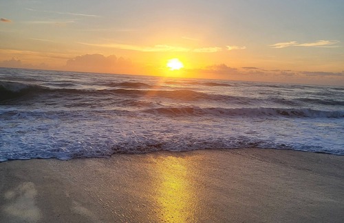 Melbourne Beach RV Rental | RV Site in Outdoor Resorts of Melbourne Beach just steps away from the ocean.