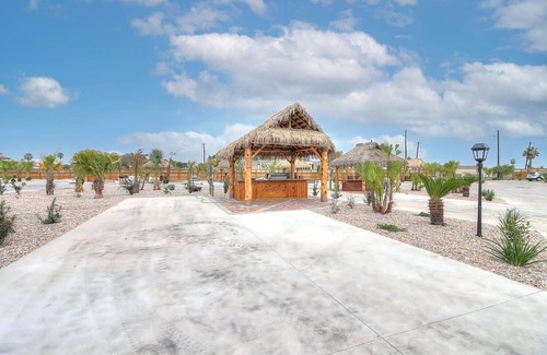 Port Aransas RV Rental | RV Site Only! Pool, In Town, Dog Park, Fishing, Wifi, Laundry Room
