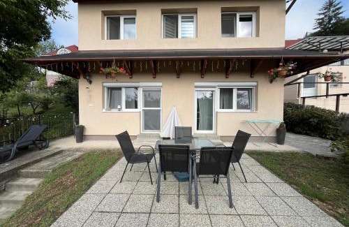 Miskolc-Tapolca Apartment | Sárkány Apartman és Vendégház Miskolctapolca