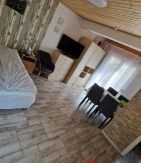 Balatonakali House | Sárközi Nyaraló