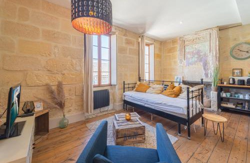 Bordeaux Sud Apartment | Séjour et Dégustation by Cécile & Jean-Baptiste