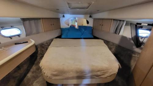 Saint-Raphael Boat Rental | Séjour insolite sur Yacht Princess 360 Fly