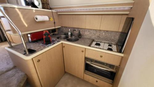 Saint-Raphael Boat Rental | Séjour insolite sur Yacht Princess 360 Fly