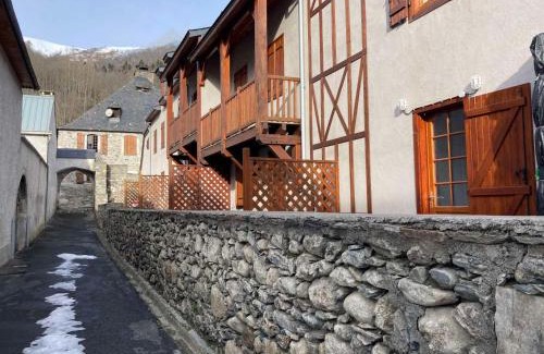 Vignec Apartment | Séjour Pyrénéen Authentique: T2 Cabine, Terrasse, Piscine, Proche St-Lary-Soulan, Navette Gratuite - FR-1-504-139