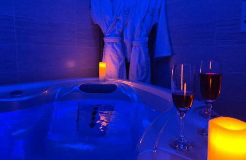 Le Vigan Villa | Séjour Romantique Jacuzzi intérieur Privé