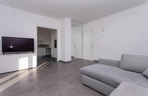 Sirolo Apartment | S018 - Sirolo, nuovissimo trilocale in pietra con giardino dx
