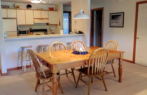 Bretton Woods Condo | S10 Cozy Bretton Woods ground level condo, mountain views, large yard, dog friendly, Great Location!