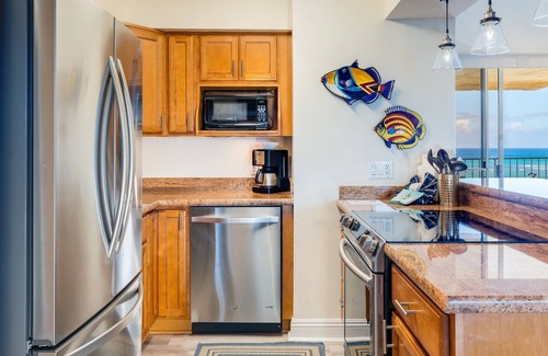Kahana Resort | S125 SEPT/OCT-12th floor PENTHOUSE OCEANFRONT near Kaanapali Beach AC