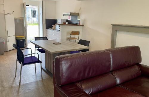 Imphy Apartment | S17 Parking Wifi Grand 2 chambres 2 à 4 personnes