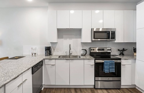 Midtown Apartment | (S1BK) Affordable Hotel-Alternative Perfect for Long Term Stay near Whole Foods