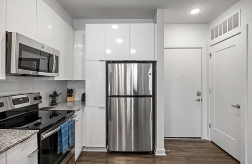 Midtown Apartment | (S1BK) Affordable Hotel-Alternative Perfect for Long Term Stay near Whole Foods