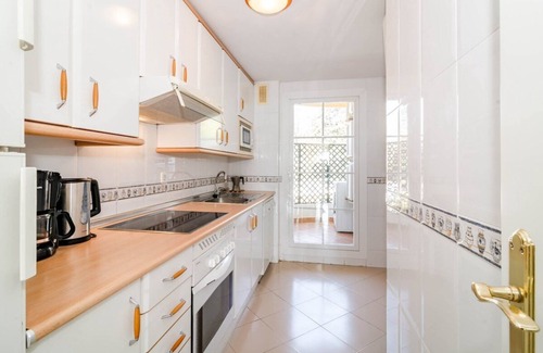 Nueva Andalucia Apartment | SAA- Comfortable Apartment near Puerto Banus