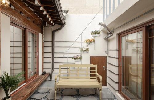 Hyehwa House | Sabrina at Hanok