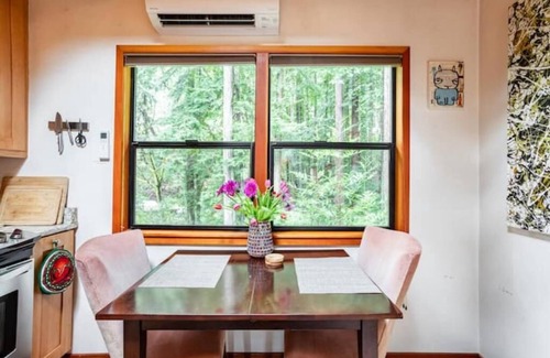 Guerneville House | Sacred Redwood Chalet 30 day+Vaca/Furnished Rental