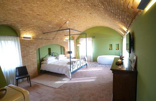 Rade Hotel | Sacro e Profano Albania