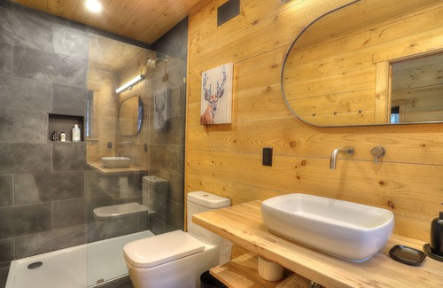 Rangeley House | Saddleback Chalet - Beautiful New Construction on Magalloway Loop