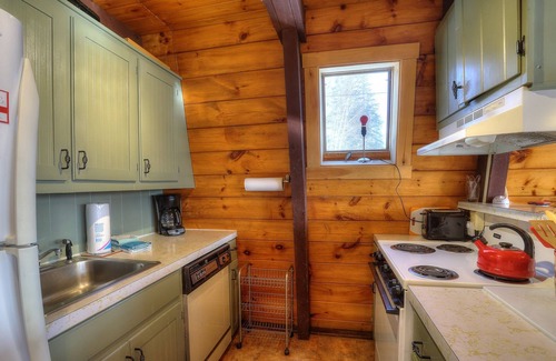 Rangeley House | Saddleback Lake Lodge A-Frame | Spacious Cabin Close to Saddleback