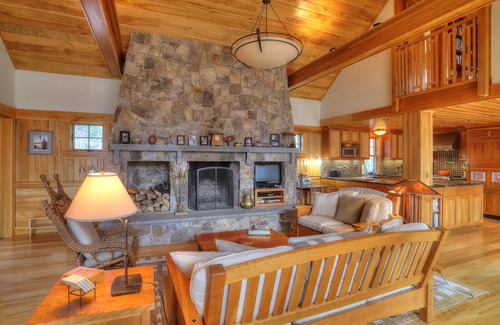 Rangeley House | Saddleback Lake Lodge 06 | Close to Saddleback