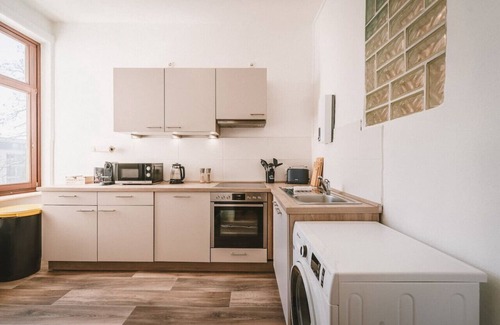 Lubeck City Centre Apartment | Sadebo: 7 Guests Parking lot Central Kitchen