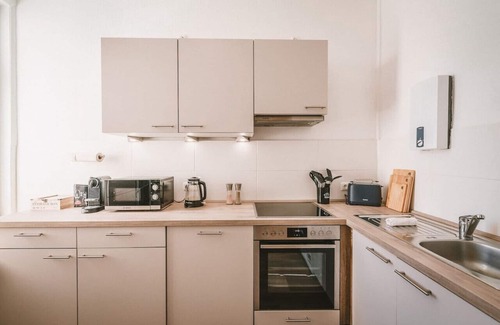 Lubeck City Centre Apartment | Sadebo: 7 Guests Parking lot Central Kitchen